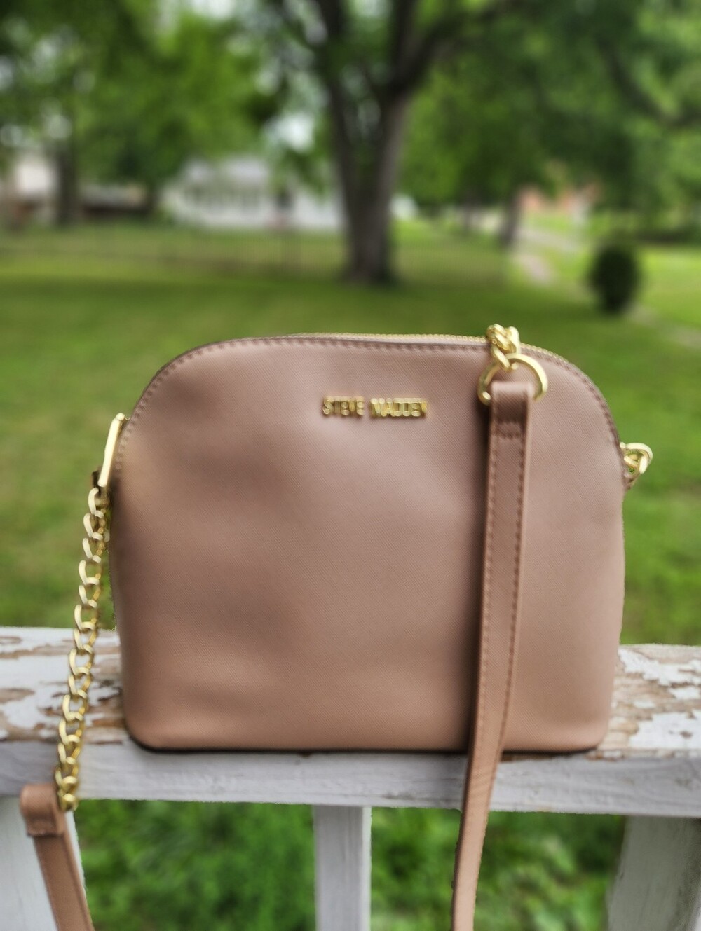 Steve Madden Taupe Crossbody Bag with Gold Hardware EUC